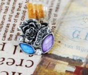 Cheap Ringent retro color crystal rose ring  